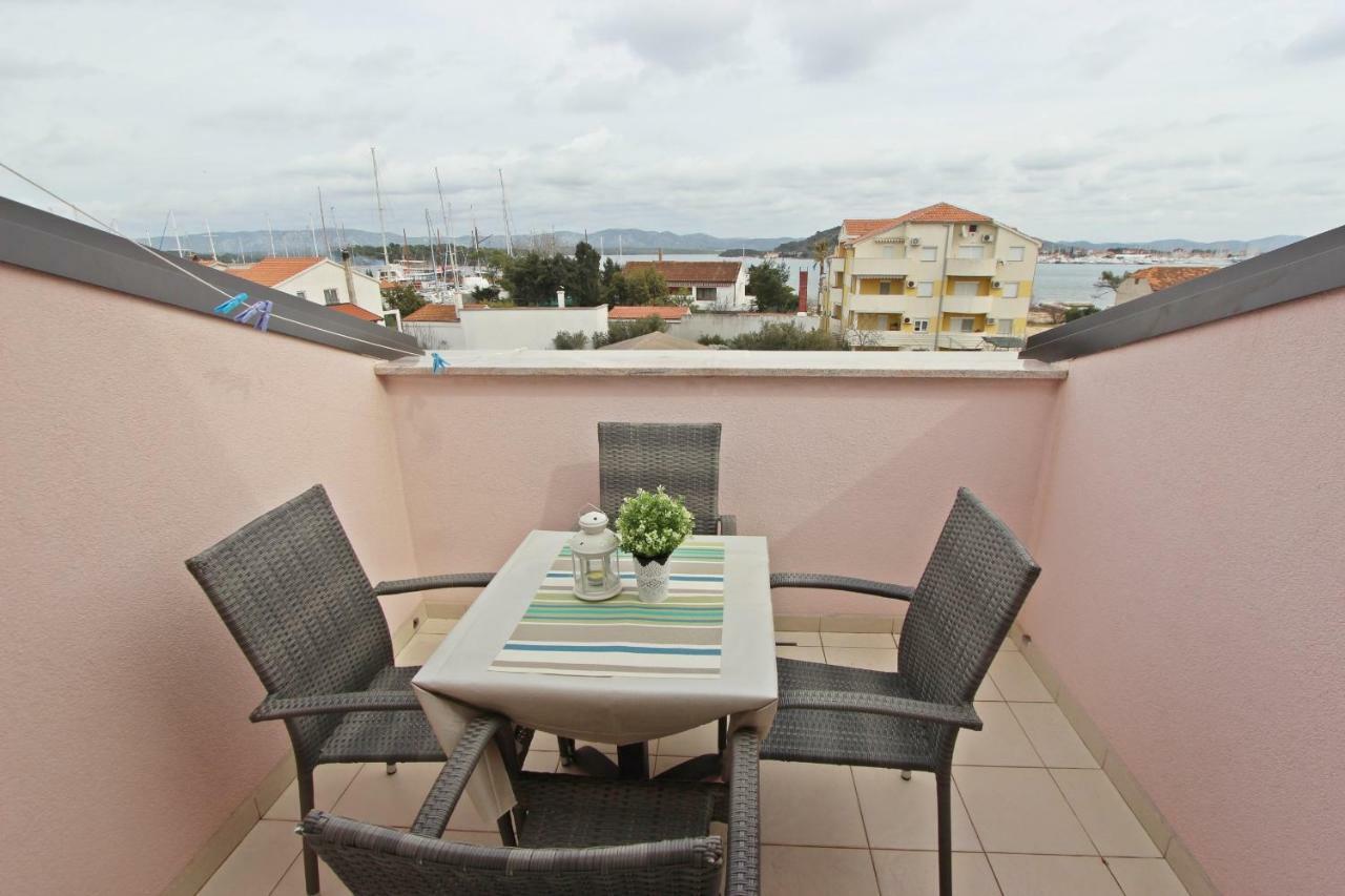 Apartments Josip Murter Exterior photo
